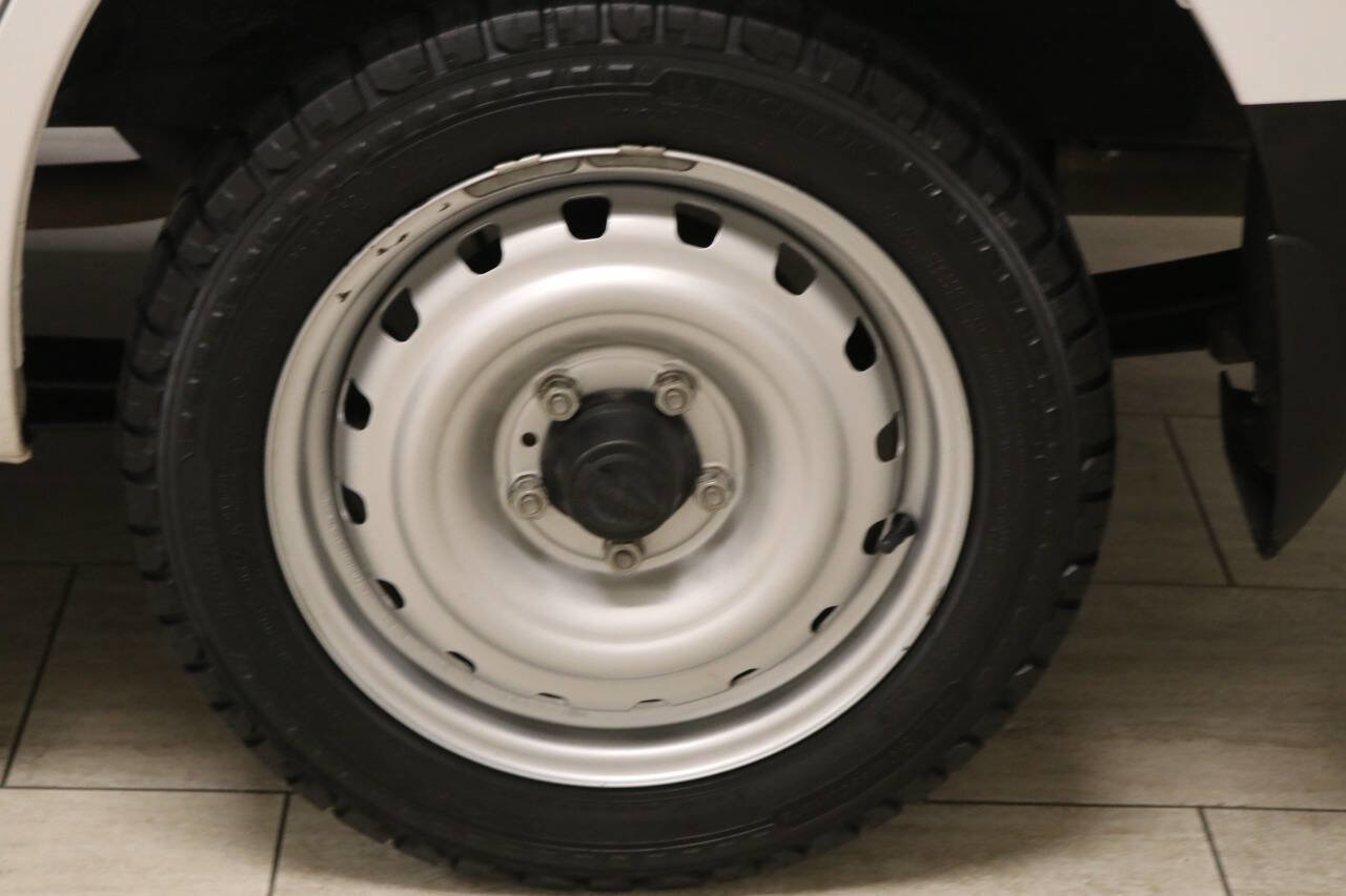 Used 2020 Nissan NV200 S w/ Back Door Glass Package image 93