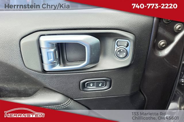 Used 2022 Jeep Wrangler Unlimited Sahara AWD/4WD image 15