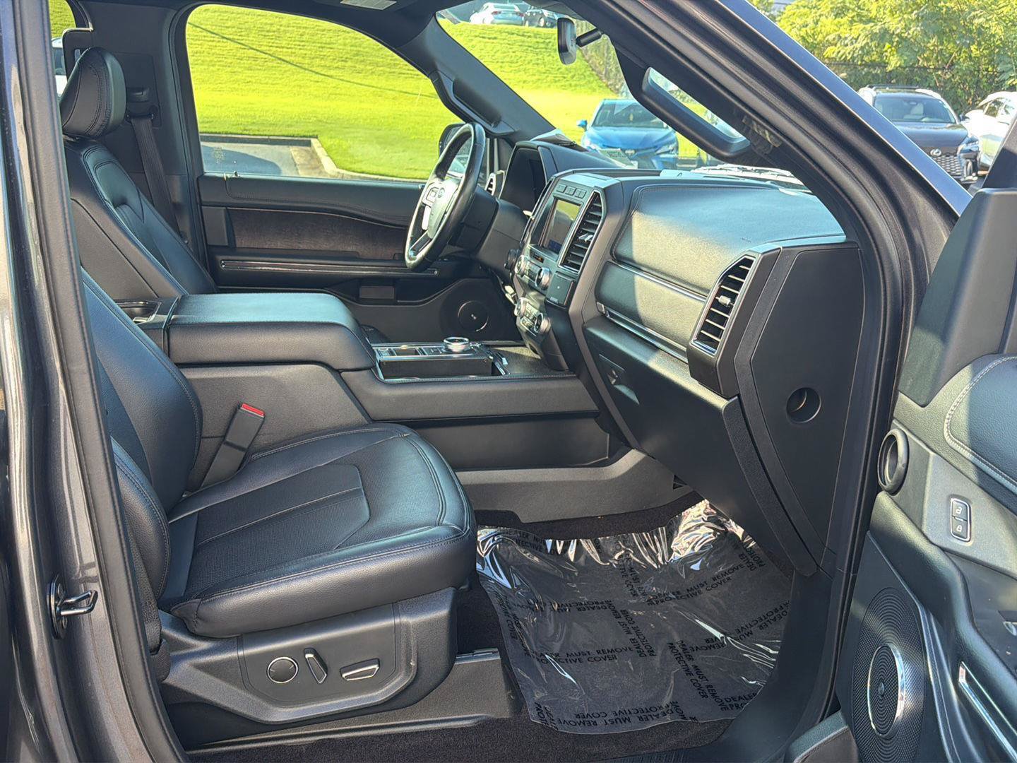 Used 2021 Ford Expedition Limited RWD image 15