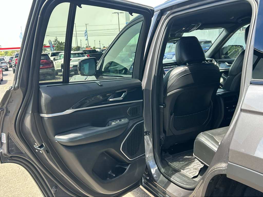 Used 2022 Jeep Grand Cherokee Trailhawk w/ Advanced Protech Group II AWD/4WD image 37