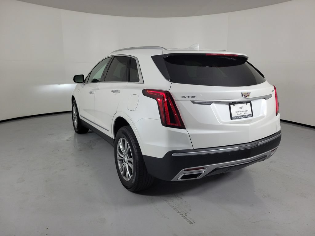 Certified 2022 Cadillac XT5 Premium Luxury FWD image 3