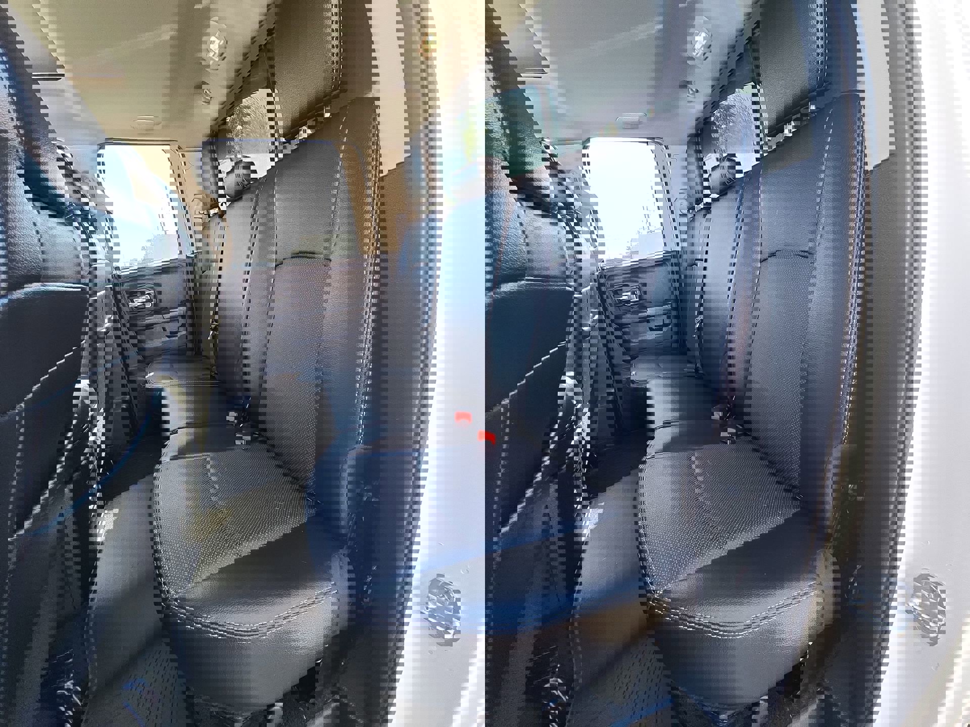 Certified 2016 RAM 1500 Laramie w/ Convenience Group image 25