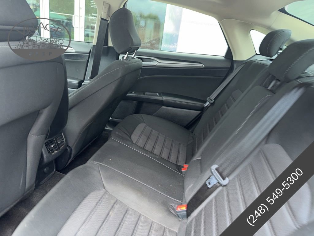 Used 2020 Ford Fusion SE FWD image 8
