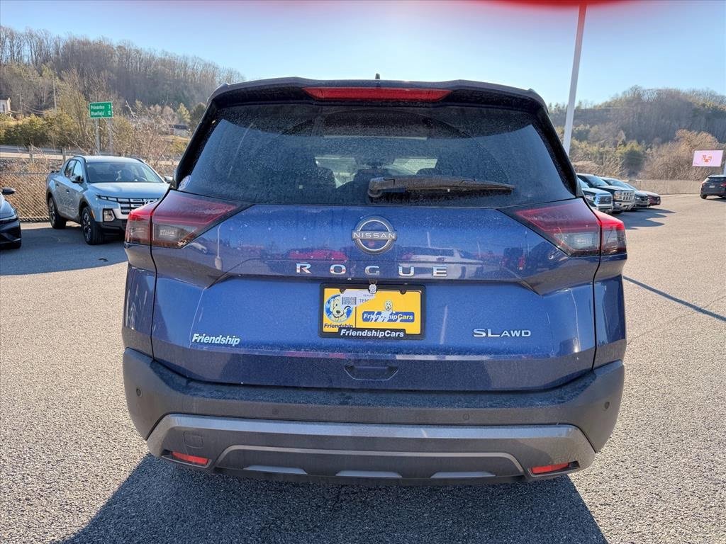 Used 2023 Nissan Rogue SL w/ SL Premium Package image 11