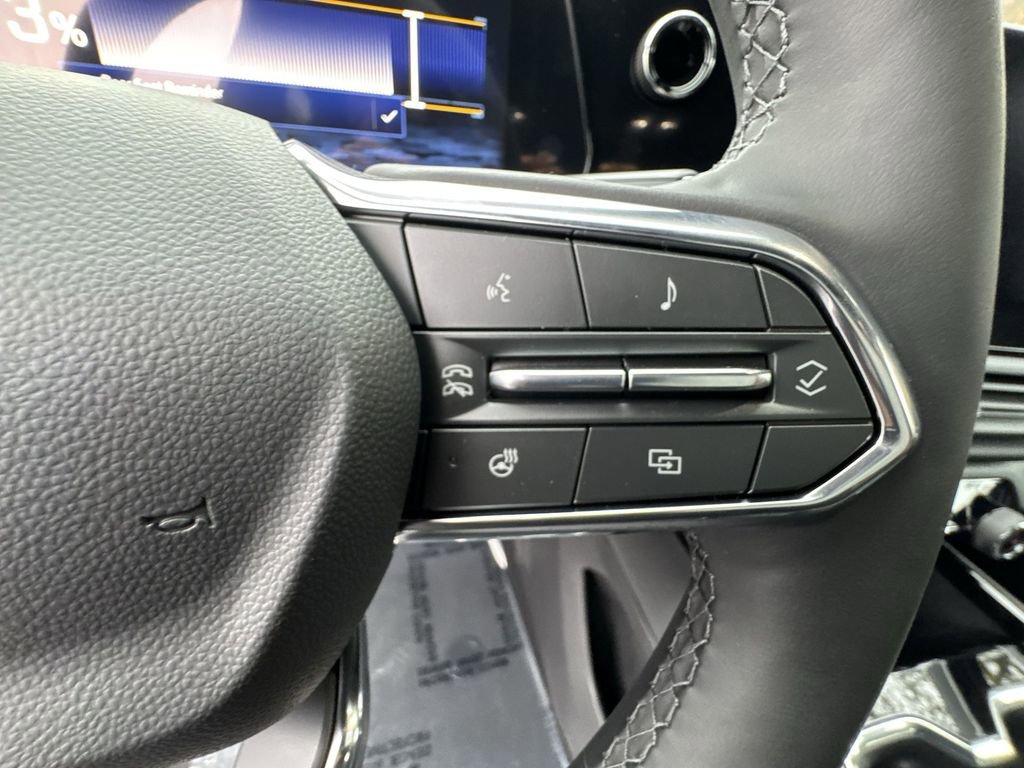 New 2025 Chevrolet Silverado EV LT image 18