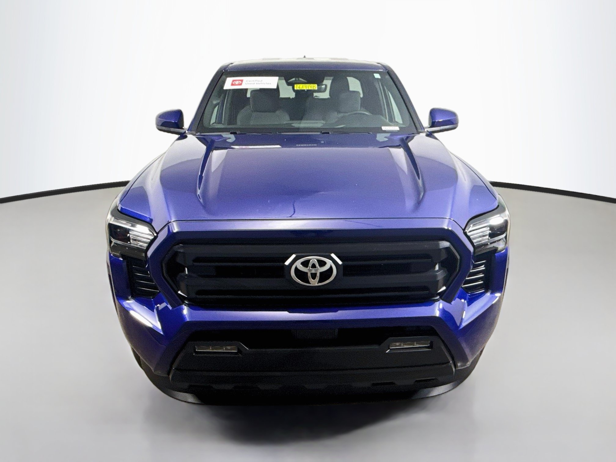 Certified 2025 Toyota Tacoma SR5 AWD/4WD image 2