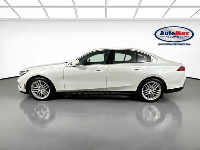 Used 2025 BMW 530i xDrive image 9