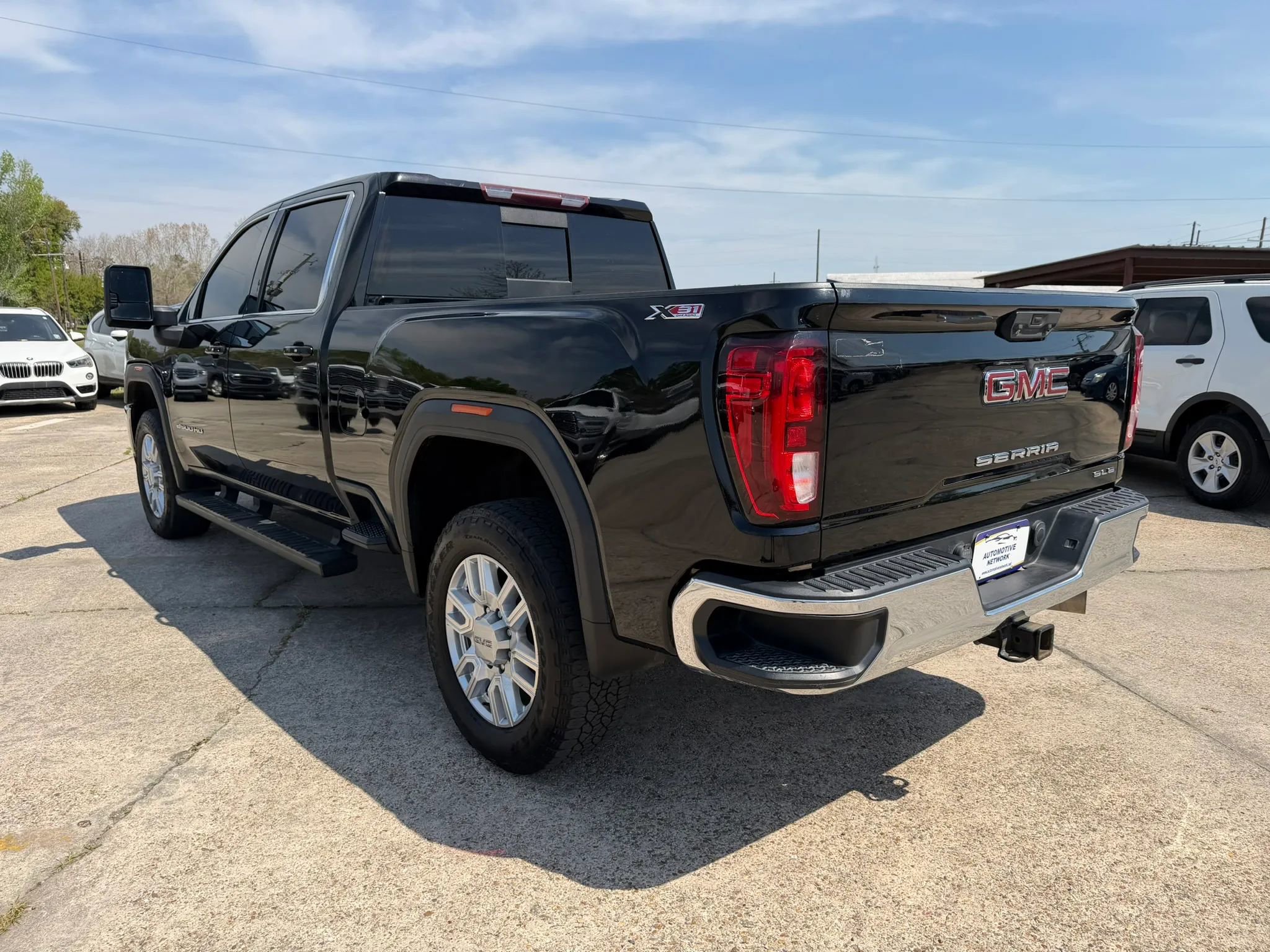Used 2020 GMC Sierra 2500 SLE w/ SLE Value Package; image 3