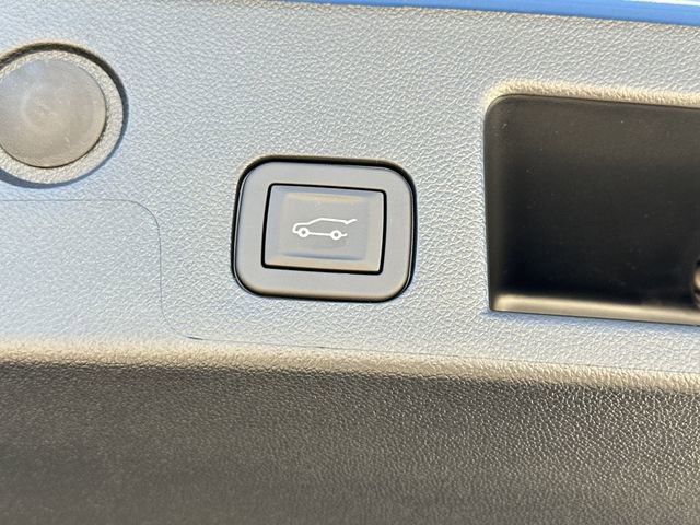New 2025 Chevrolet Equinox ACTIV w/ Convenience Package III FWD image 12