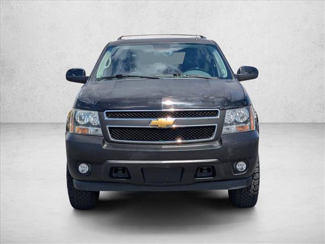 Used 2013 Chevrolet Suburban LT RWD image 2