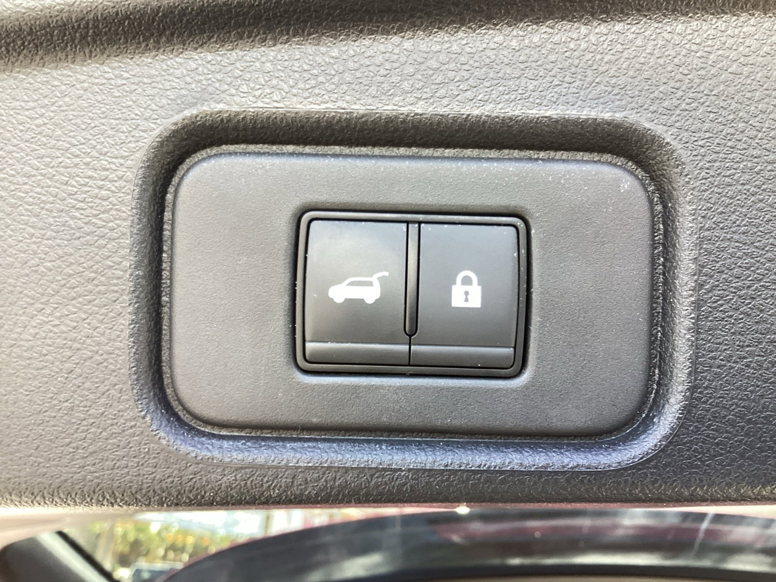 Used 2025 Nissan Pathfinder SL image 17