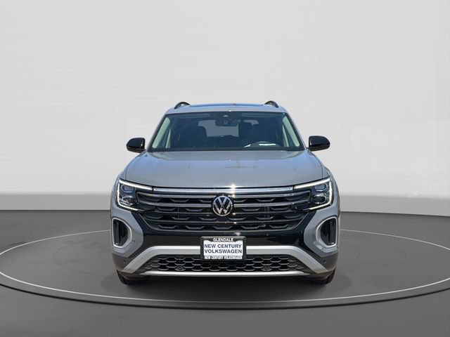 New 2026 Volkswagen Atlas Peak Edition AWD/4WD image 2