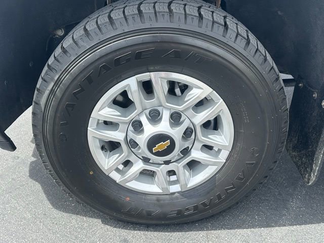 Used 2024 Chevrolet Silverado 2500 LT w/ Convenience Package image 31