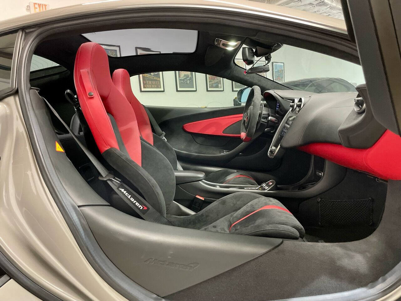 Used 2017 McLaren 570S RWD image 44