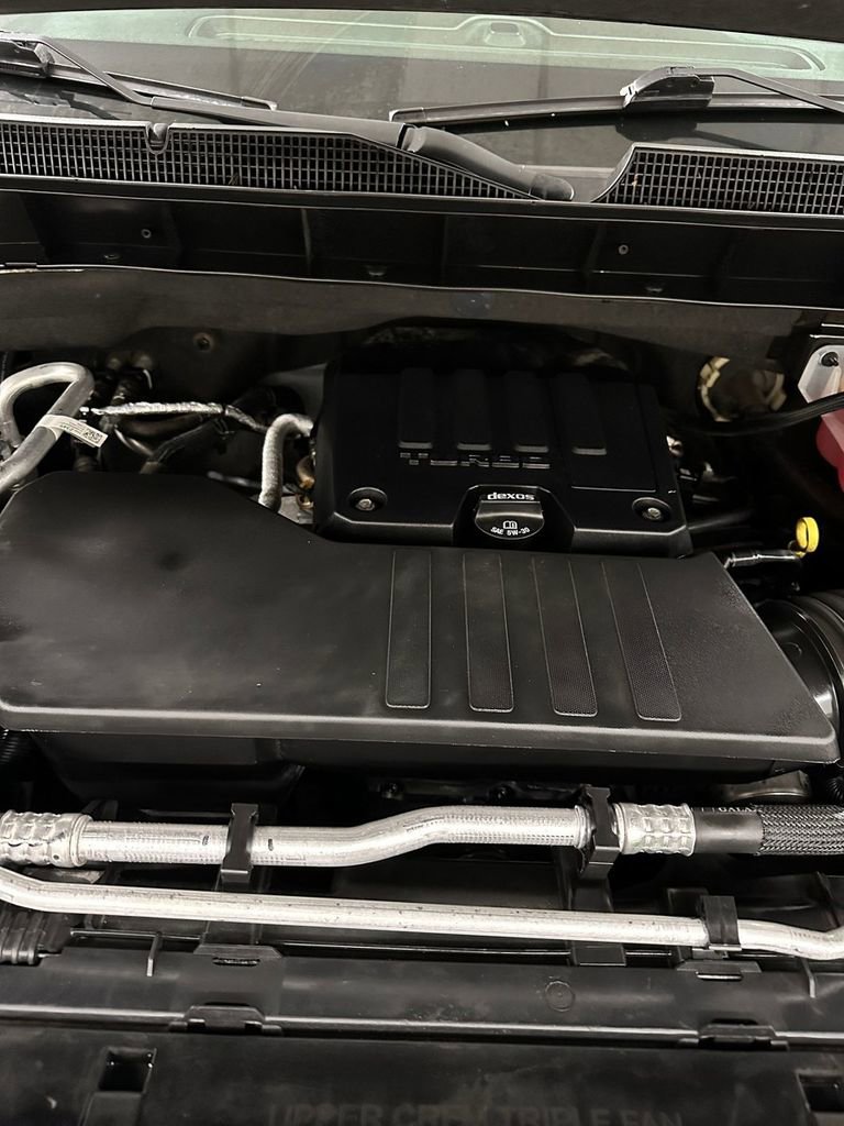 Used 2022 Chevrolet Silverado 1500 LT AWD/4WD image 7