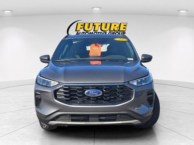 Used 2025 Ford Escape ST-Line AWD/4WD image 2