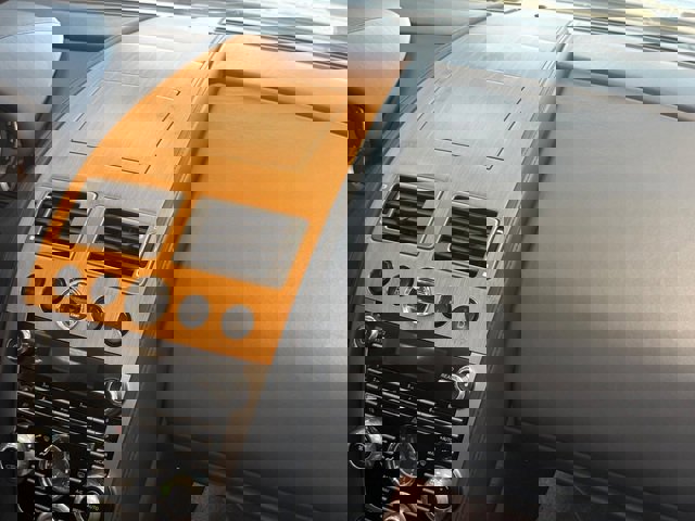 Used 2012 Aston Martin V8 Vantage S image 22