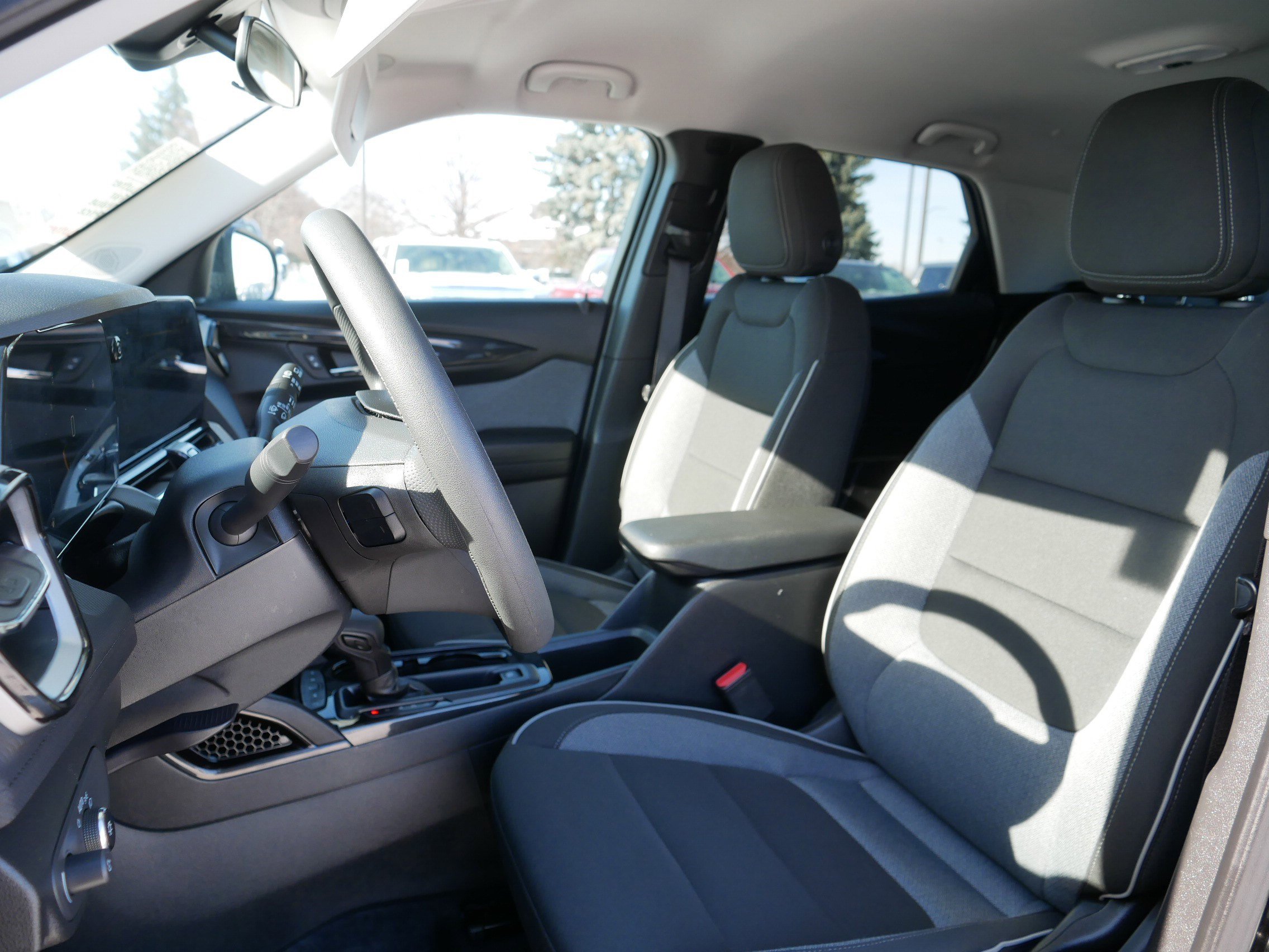 Used 2025 Chevrolet TrailBlazer LT image 34