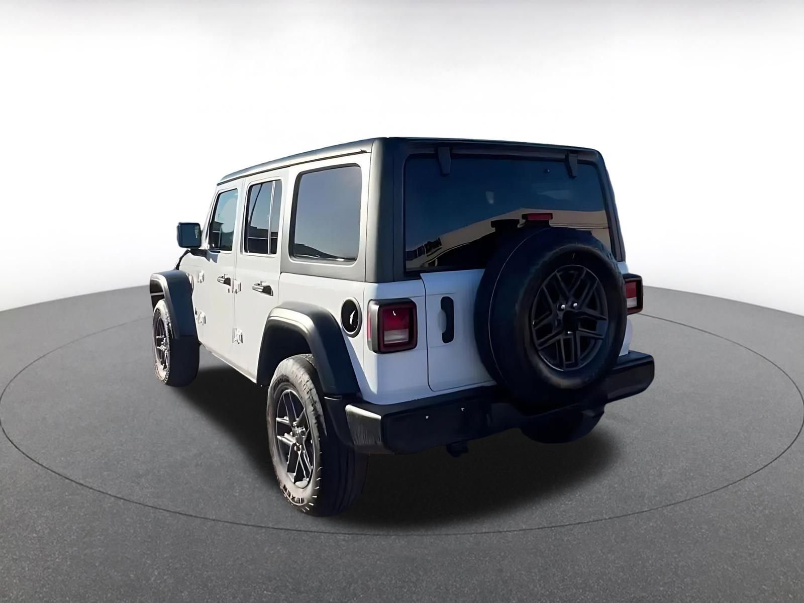 Used 2025 Jeep Wrangler Sport S image 11