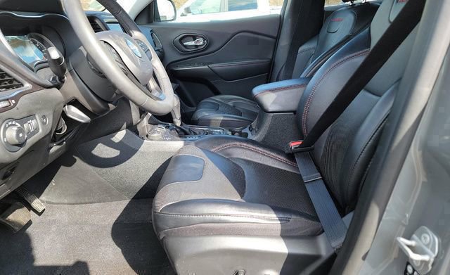 Used 2022 Jeep Cherokee Trailhawk w/ Premium Leather Package image 7