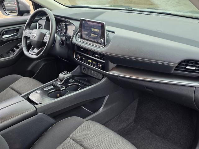 Used 2025 Nissan Rogue SV image 9