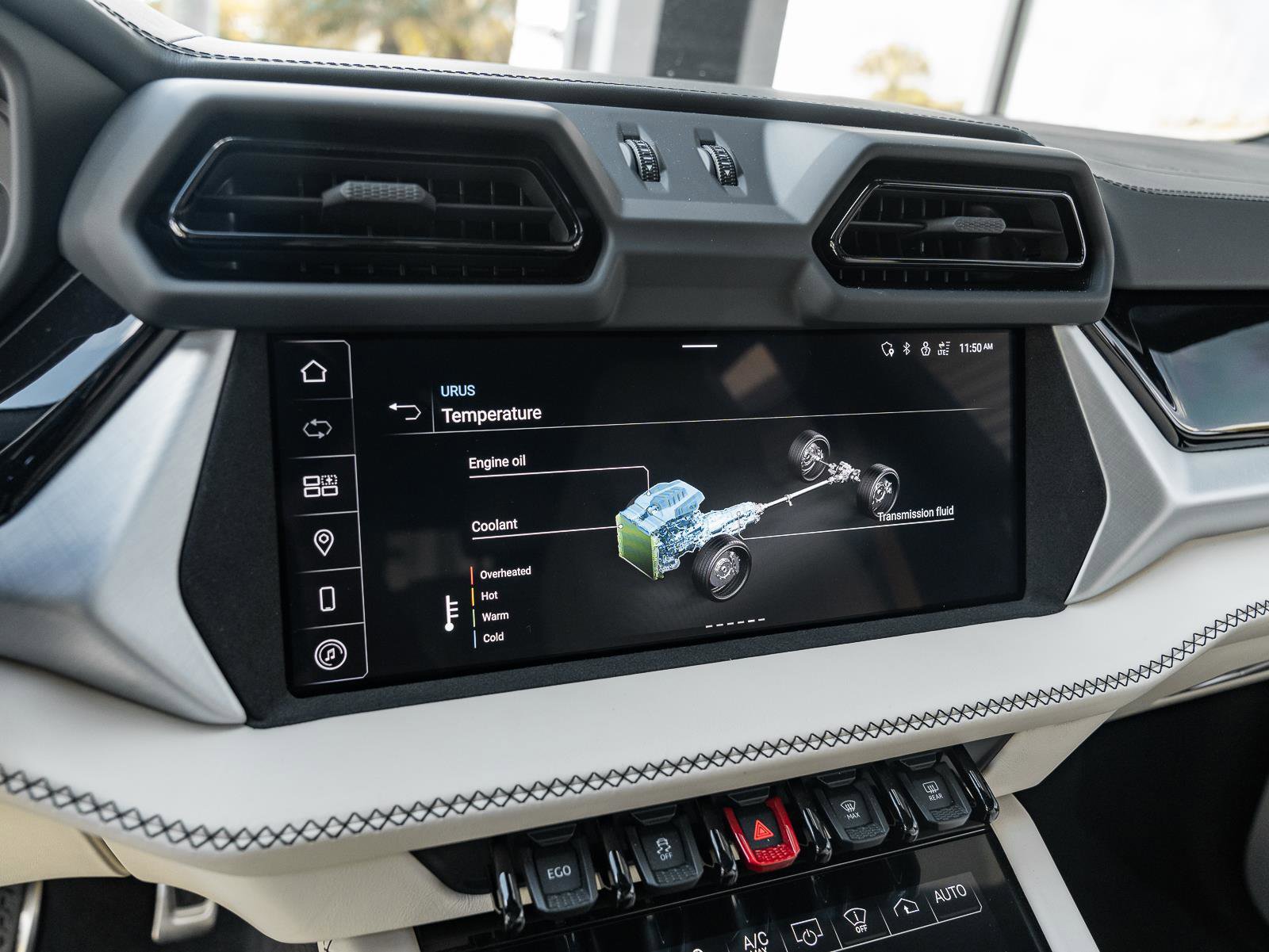 Used 2025 Lamborghini Urus SE image 32