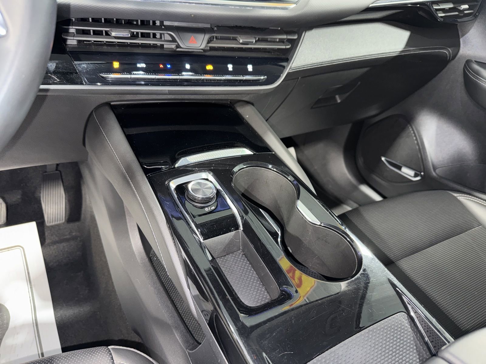 Used 2024 Buick Envision Preferred AWD/4WD image 25