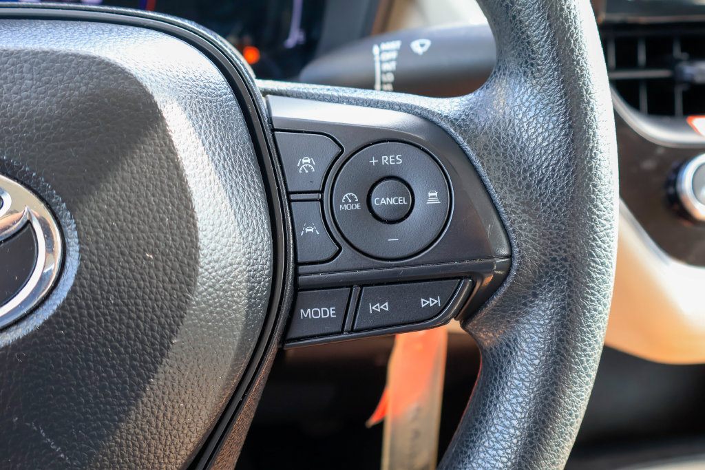 Used 2026 Toyota Corolla LE FWD image 15