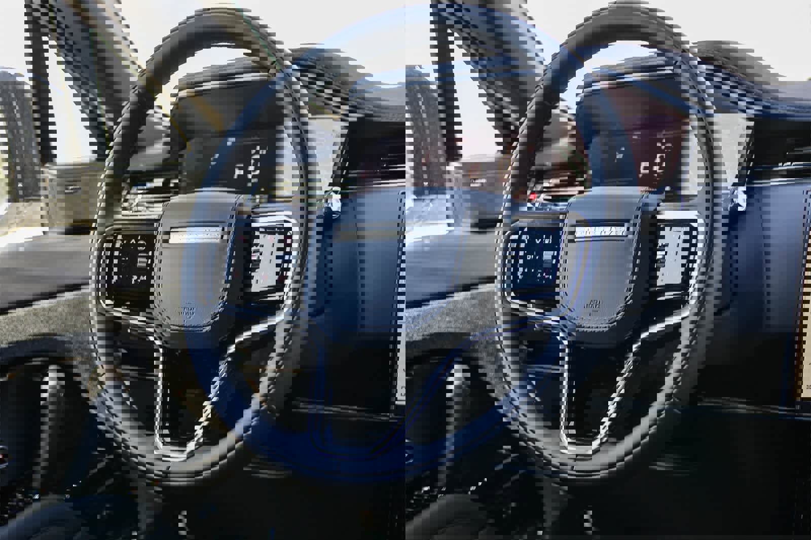 New 2026 Land Rover Range Rover Sport SE image 15