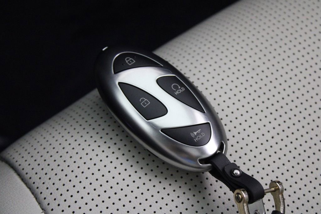 Used 2024 Hyundai Santa Fe Limited FWD image 32