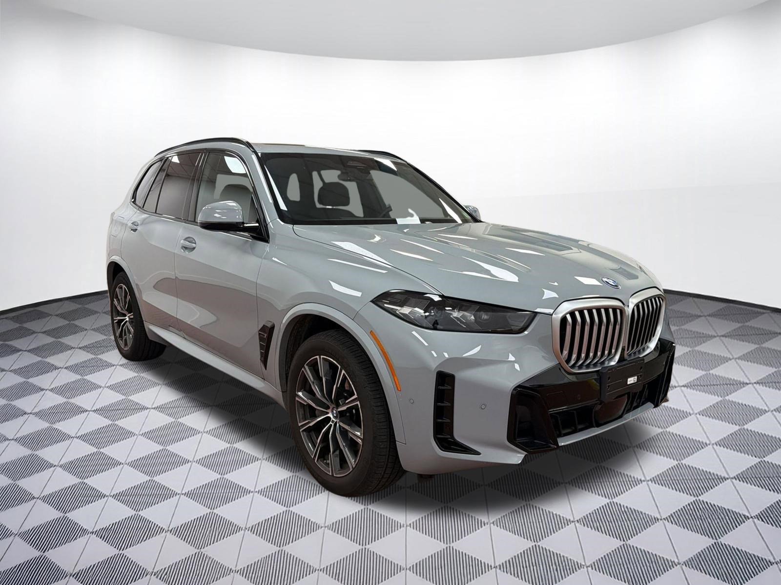Certified 2024 BMW X5 xDrive50e w/ M Sport Package image 7