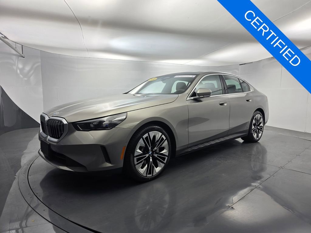 Certified 2024 BMW 530i w/ Premium Package RWD image 8