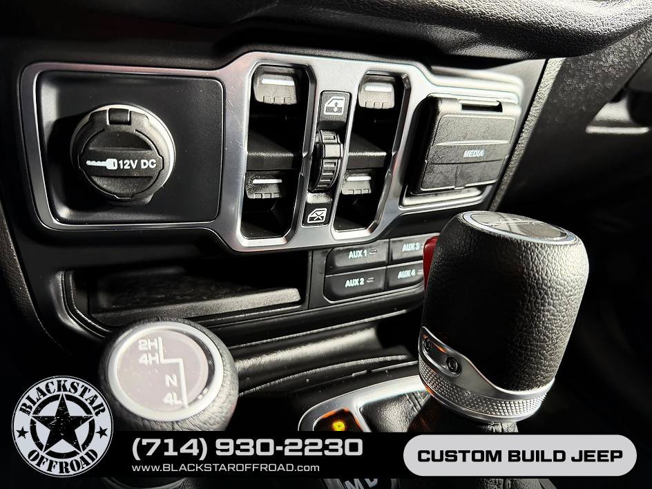 Used 2025 Jeep Gladiator Sport AWD/4WD image 23