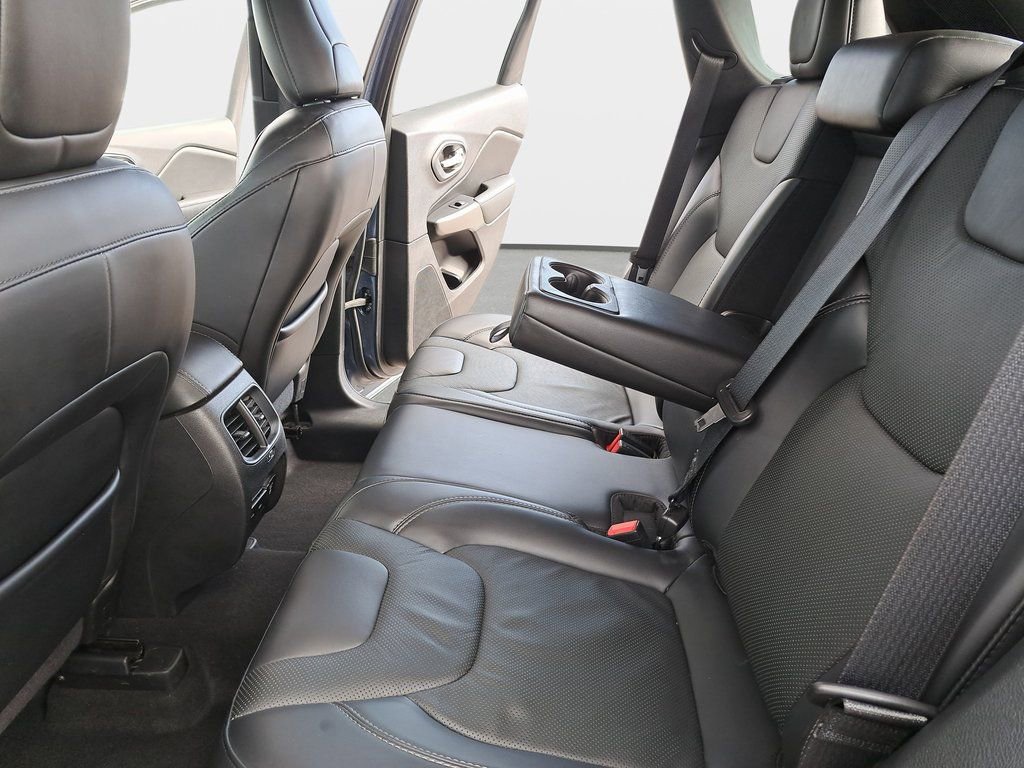 Used 2020 Jeep Cherokee Limited image 16