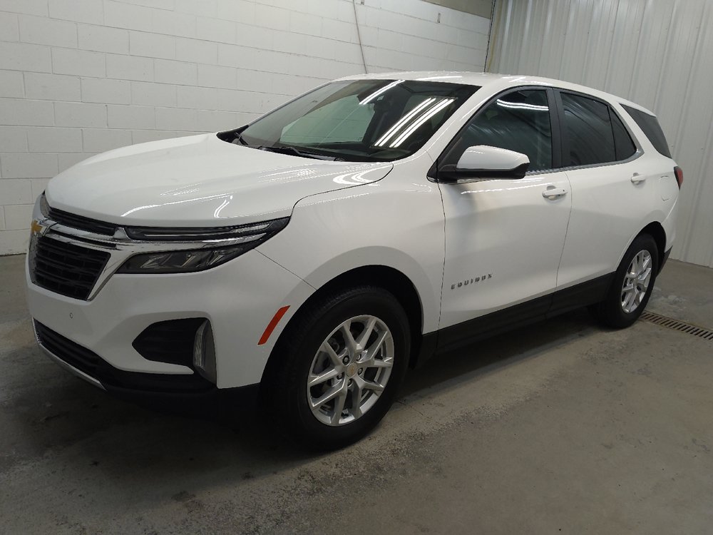 Used 2023 Chevrolet Equinox LT w/ Driver Convenience Package AWD/4WD image 2