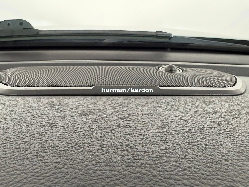 Used 2019 RAM 1500 Laramie AWD/4WD image 23