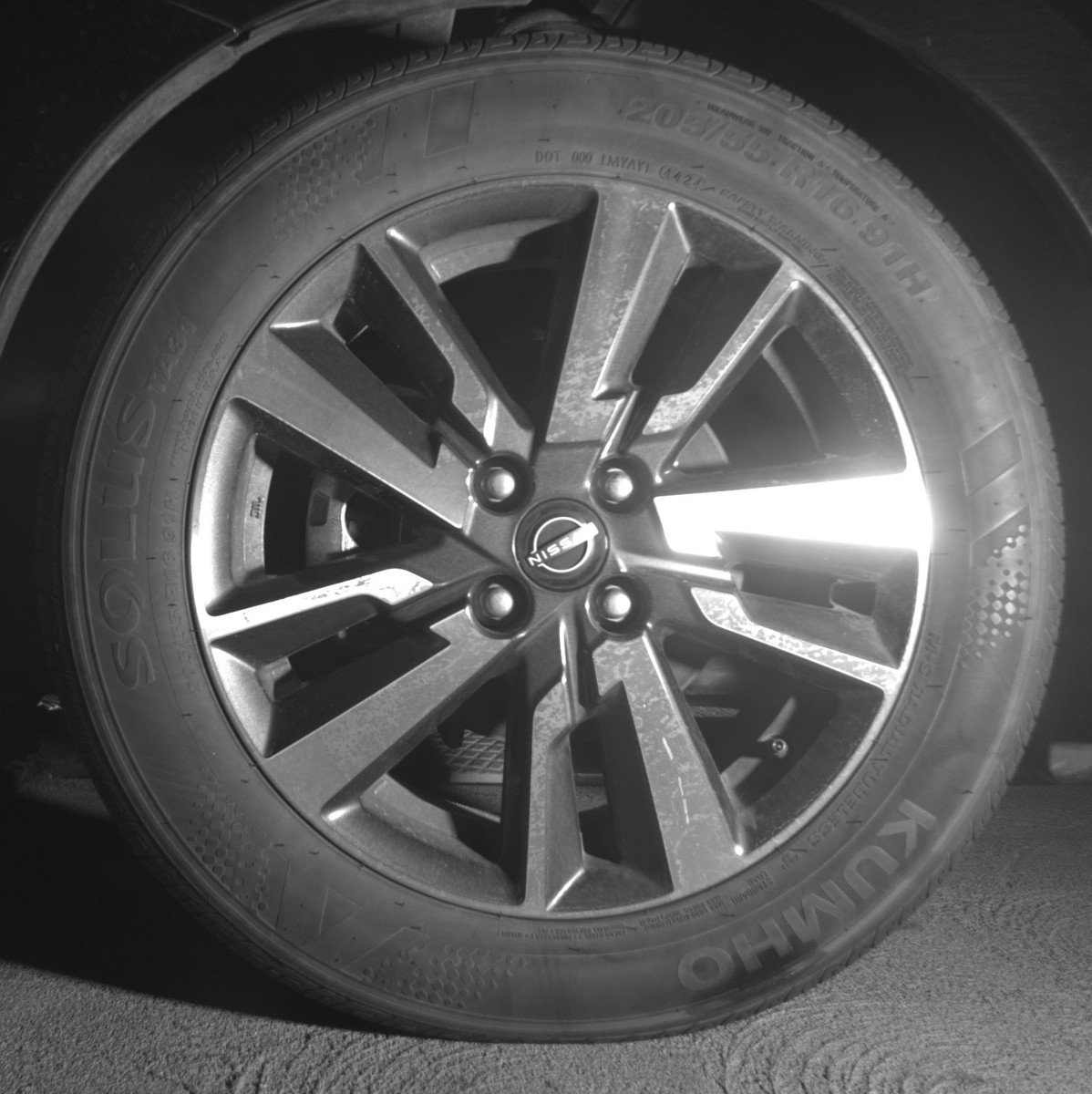 Used 2025 Nissan Versa SV image 12