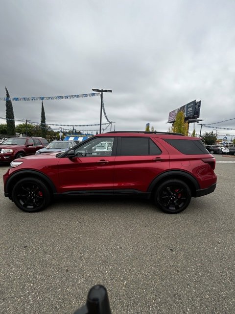 Used 2023 Ford Explorer ST w/ Equipment Group 401A image 2