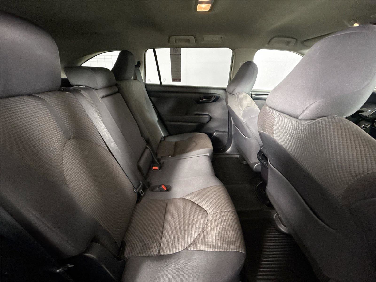 Certified 2024 Toyota Highlander LE image 7