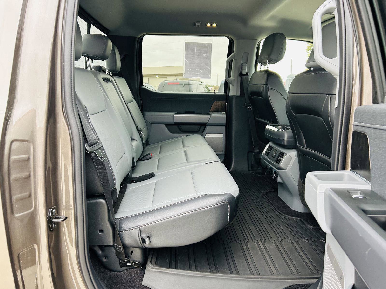 Used 2022 Ford F150 Lariat image 35