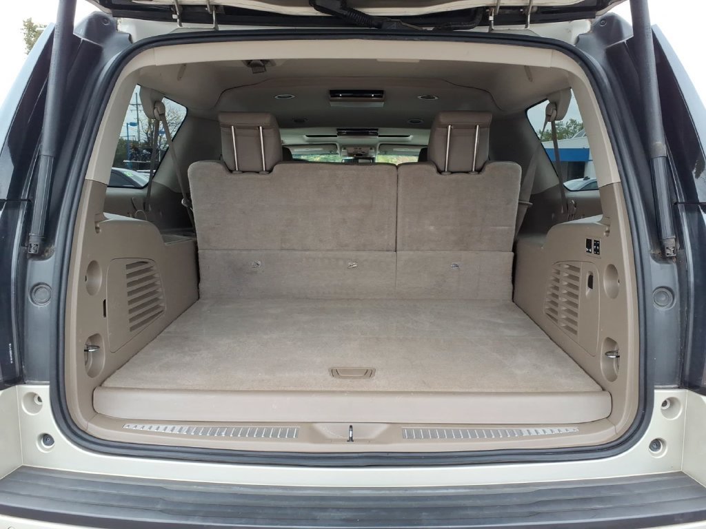 Used 2015 GMC Yukon XL SLT w/ Open Road Package AWD/4WD image 8