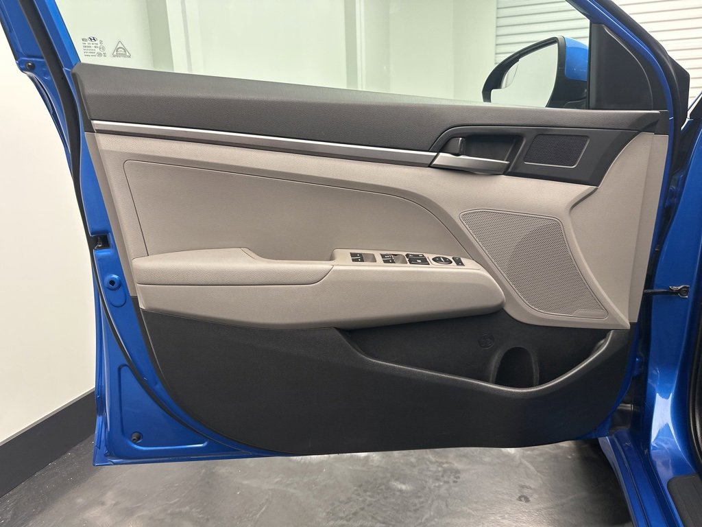 Used 2017 Hyundai Elantra SE image 15