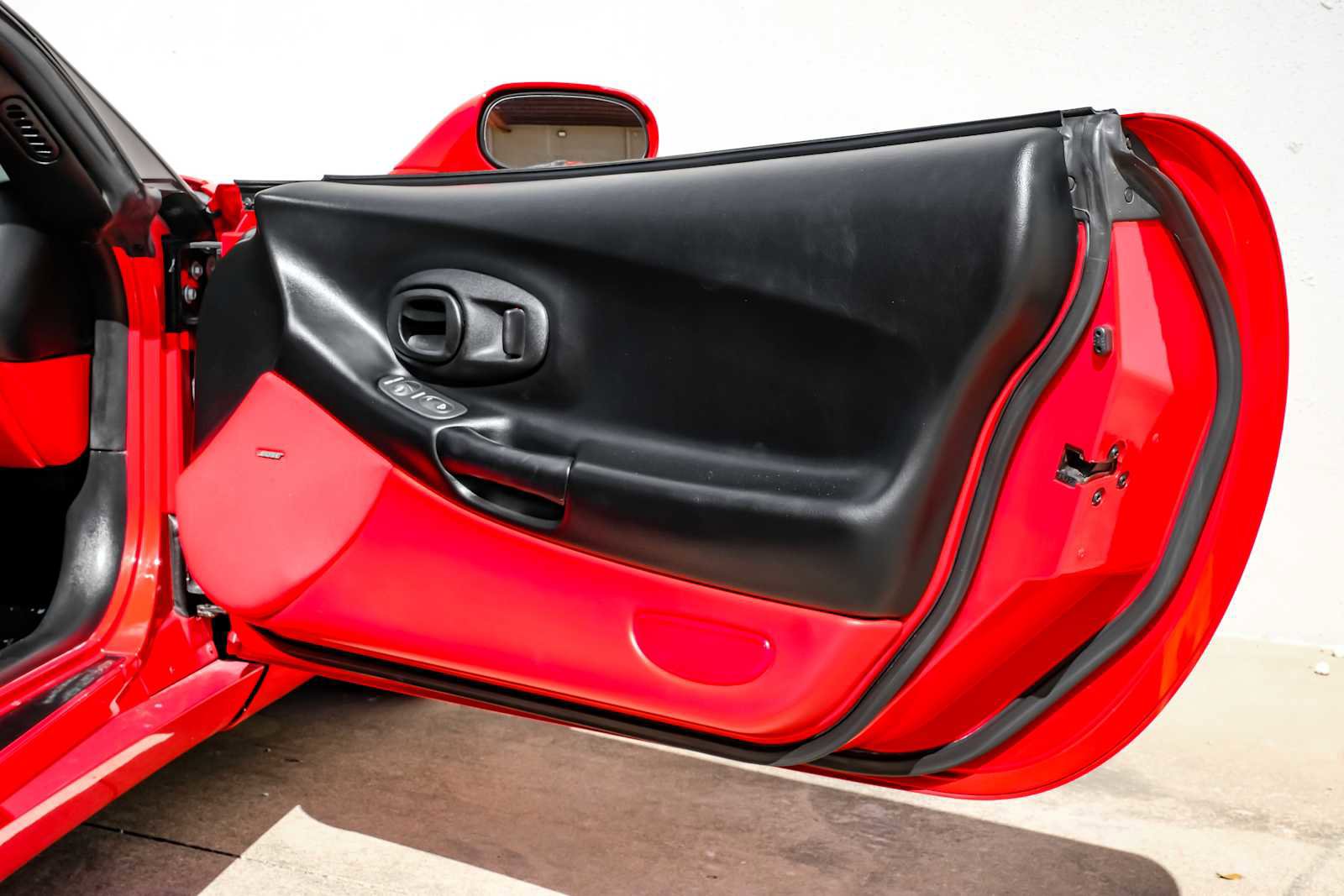 Used 2001 Chevrolet Corvette Z06 w/ Memory Pkg image 30