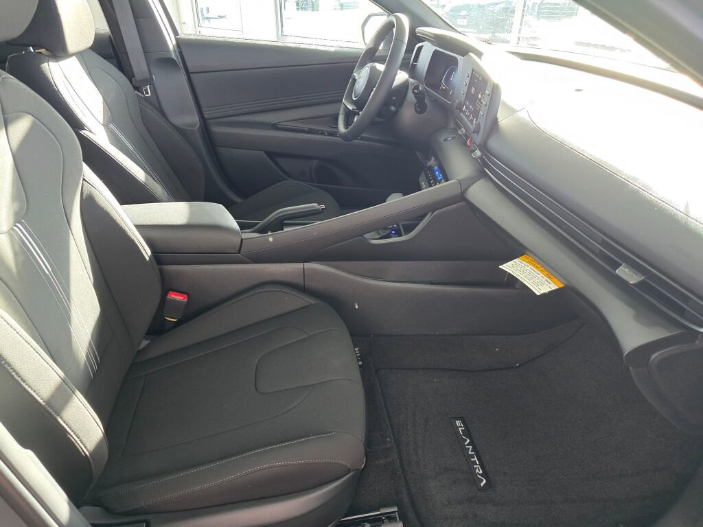 New 2026 Hyundai Elantra Sport image 32