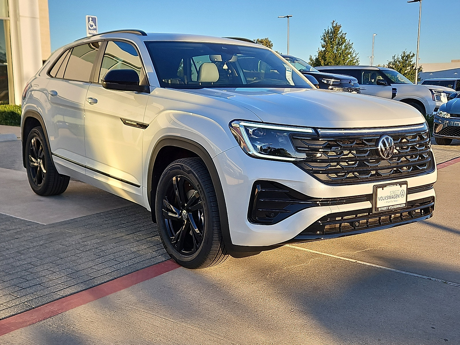 New 2026 Volkswagen Atlas Cross Sport SEL R-Line image 4