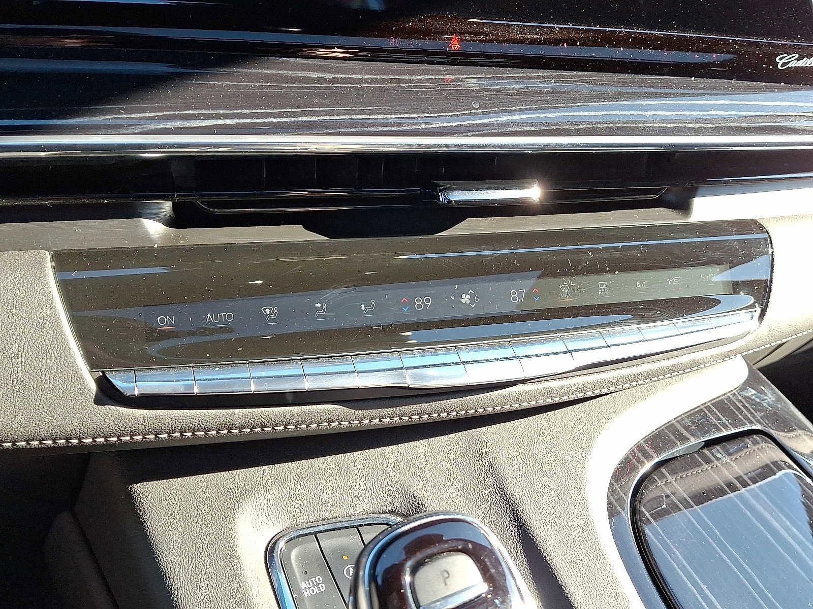 Used 2024 Cadillac Escalade Sport w/ LPO, ONYX Package image 18