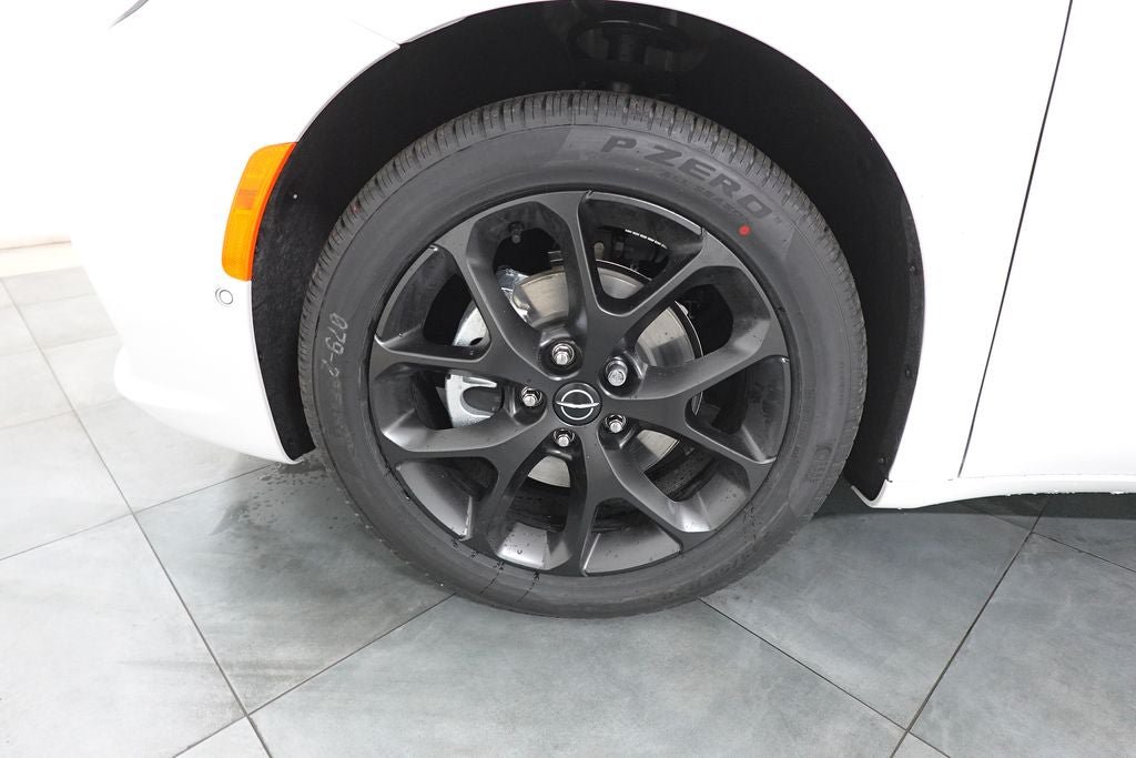 New 2026 Chrysler Pacifica Select w/ S Appearance Package FWD image 29