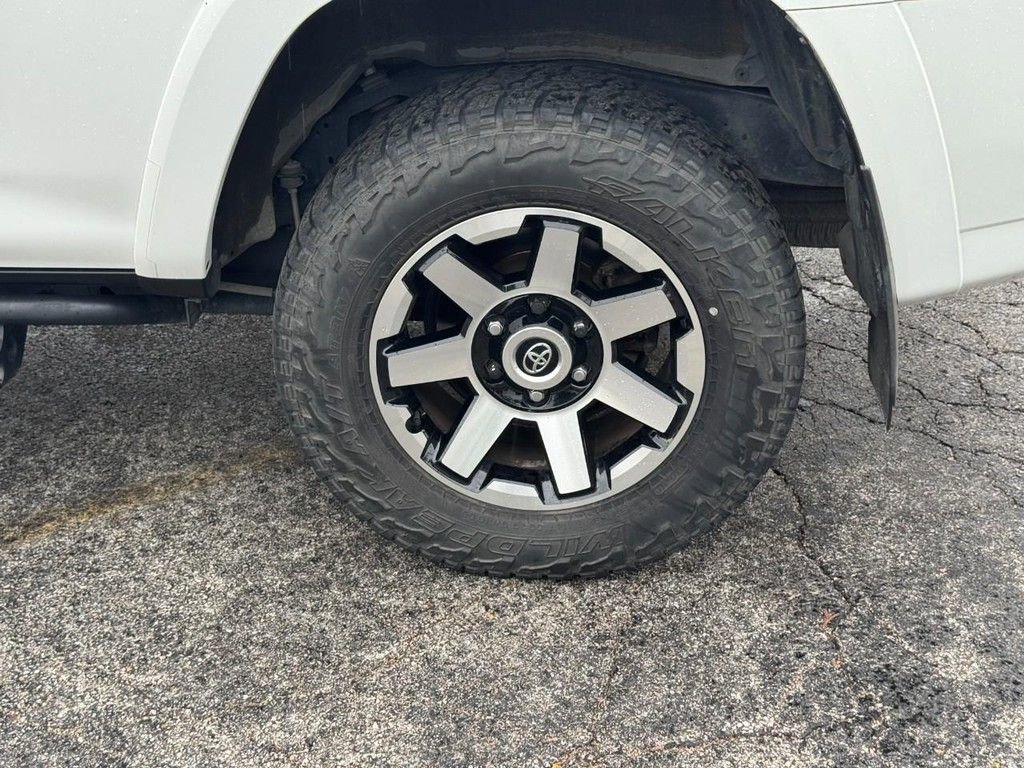 Used 2019 Toyota 4Runner SR5 Premium image 7