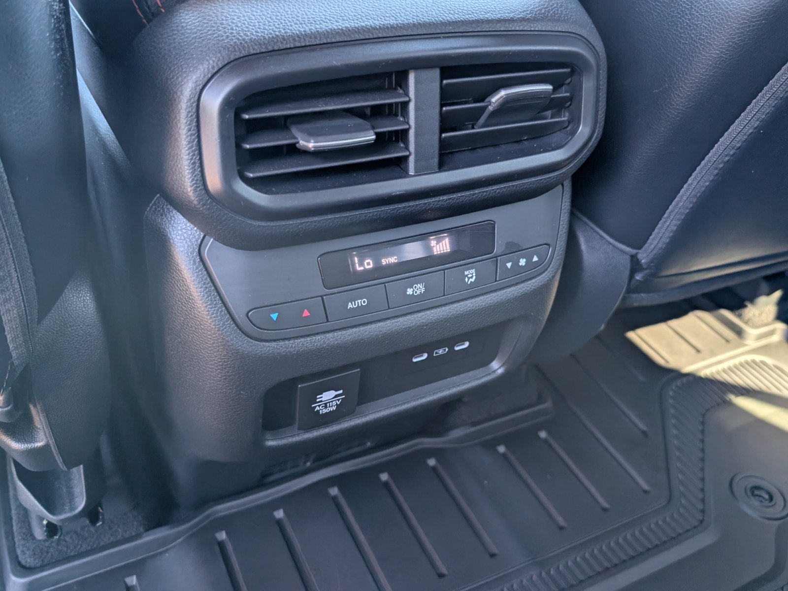 Certified 2025 Honda Pilot TrailSport image 17