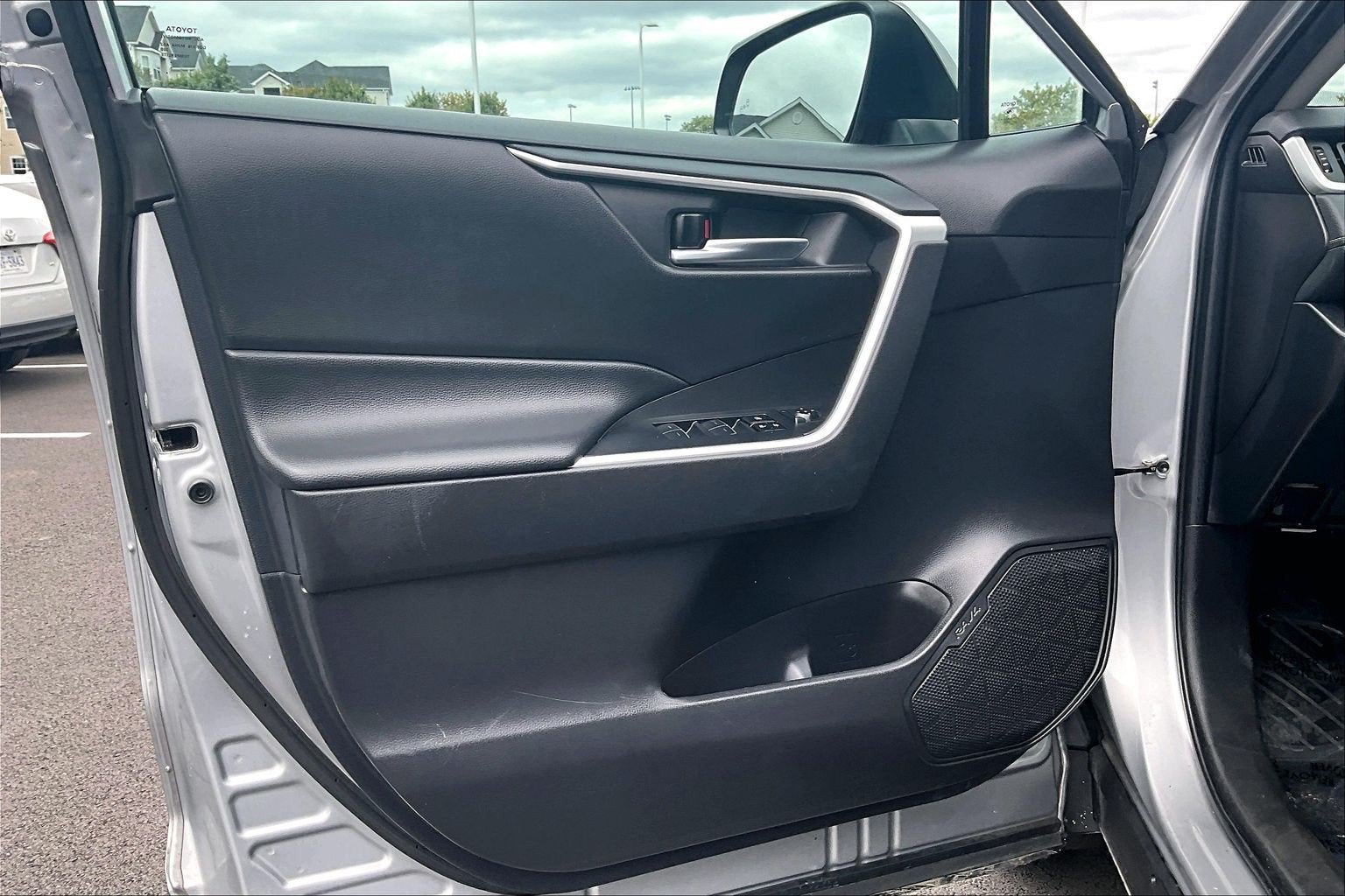 Used 2024 Toyota RAV4 XLE FWD image 21